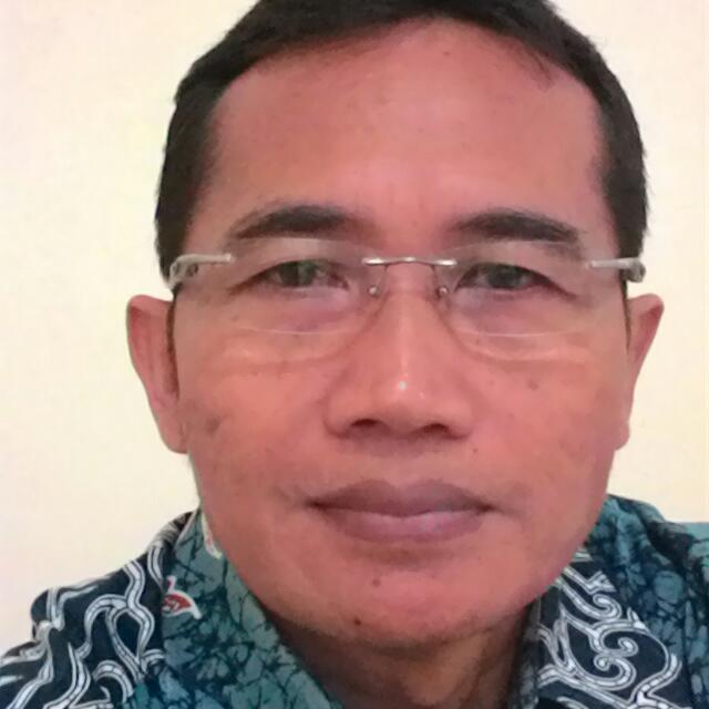 <center>Guru Bahasa Inggris<br>HERDI IRWANTO, S.Pd.</center>