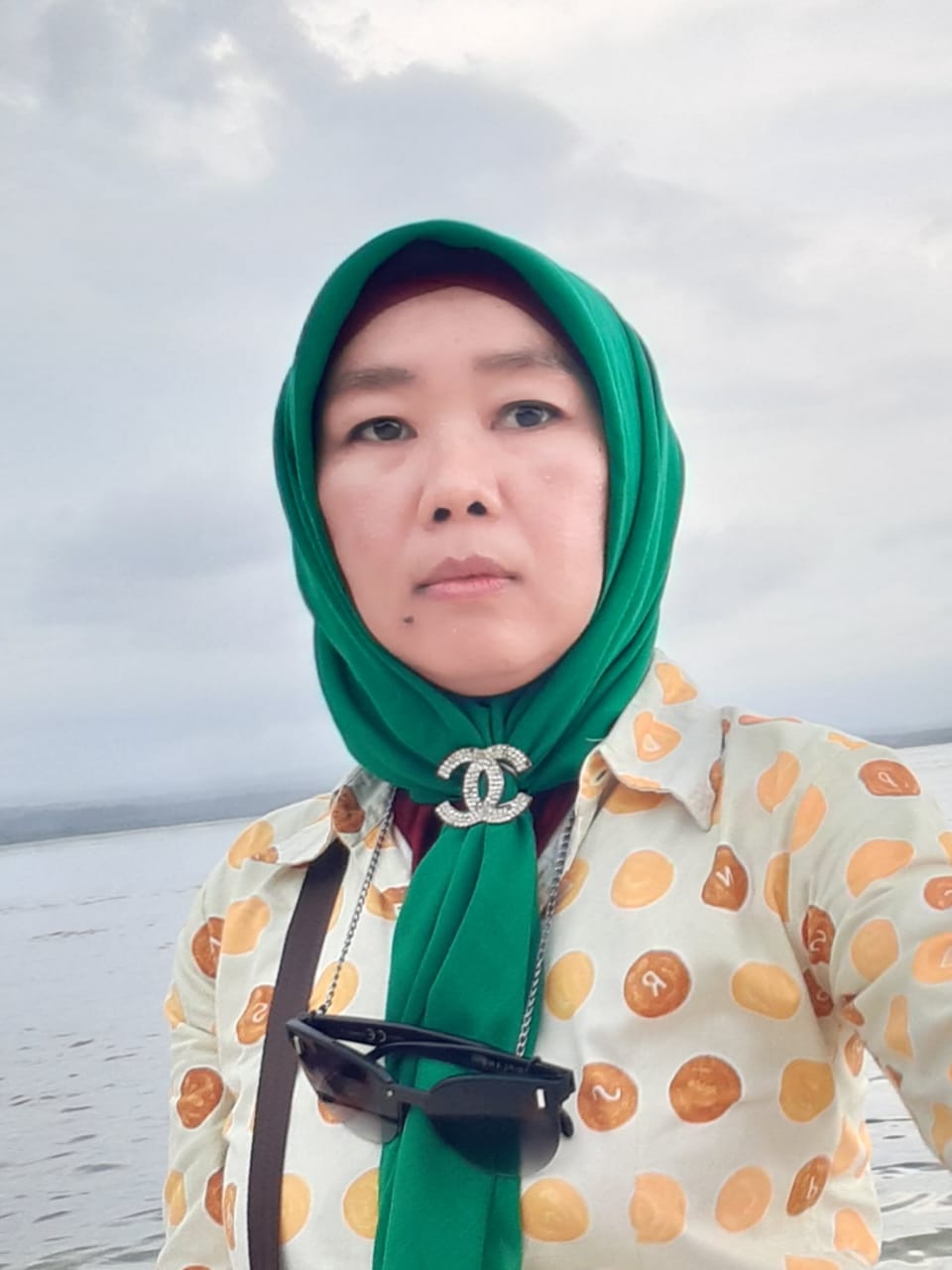 <center>Guru Bahasa Inggris<br>DEVI SASMEGA, S,Pd.</center>