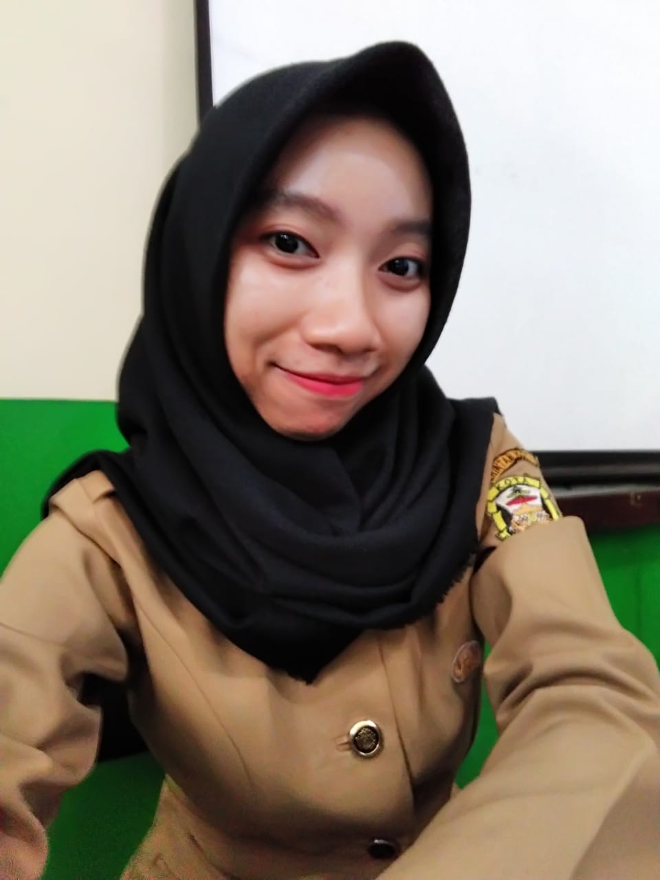 <center>Guru TIK<br>TIARA ADITIA, S.Pd.</center>